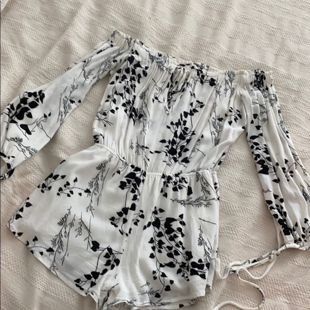Audrey 3+1 Playsuit White and Black Floral